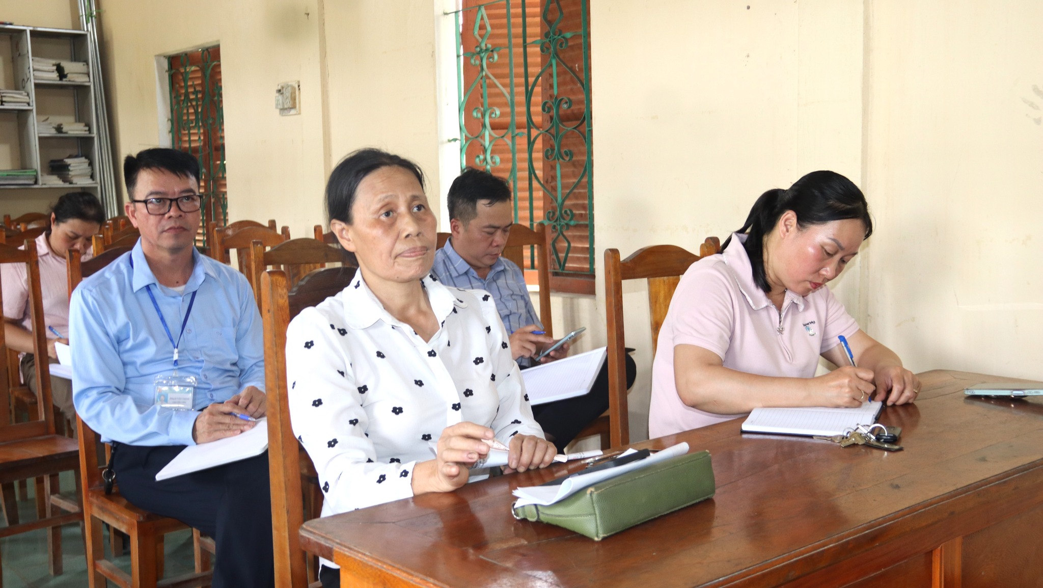 Phường Âu Lâu tổ chức đối thoại, thuyết phục hộ gia đình chấp hành Quyết định thu hồi đất bàn giao mặt bằng thực hiện dự án: Đầu tư xây dựng và kinh doanh kết cấu hạ tầng Khu công nghiệp Trấn Yên – giai đoạn 1
