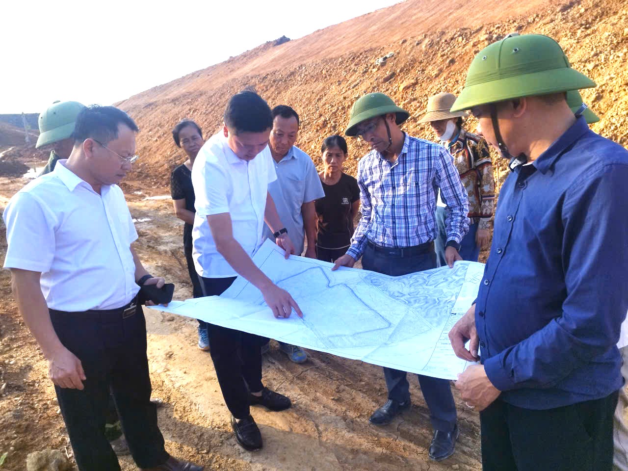 Phường Âu Lâu ngăn chặn 45 trường hợp vi phạm trật tự xây dựng