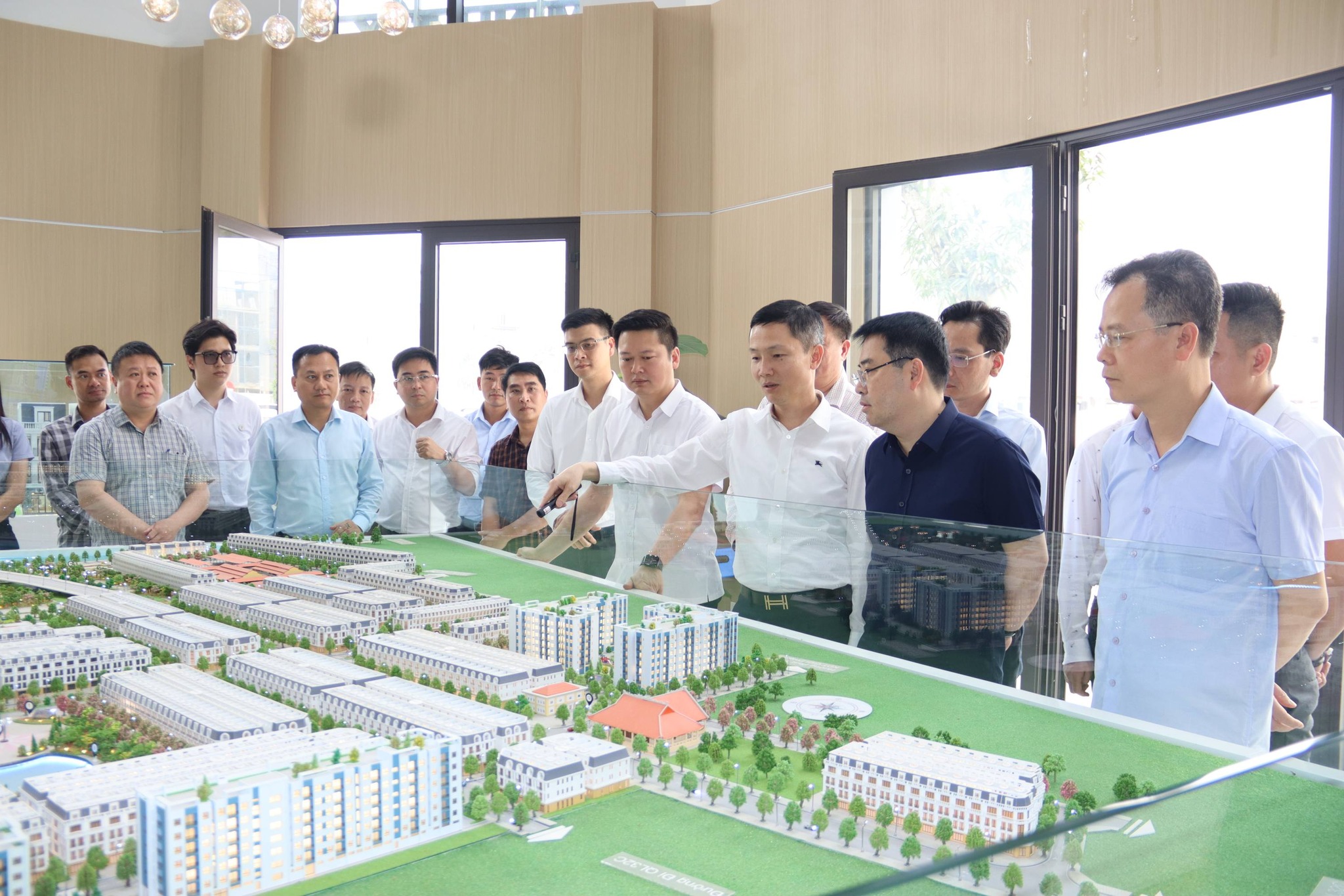 Chủ tịch UBND tỉnh Nguyễn Tuấn Anh kiểm tra tình hình thực hiện dự án, đồ án quy hoạch trên địa bàn phường Âu Lâu